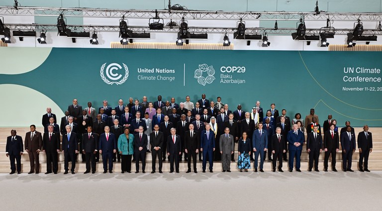 Foto di gruppo dei leader riuniti alla Cop29 a Baku, ph. sito ufficiale